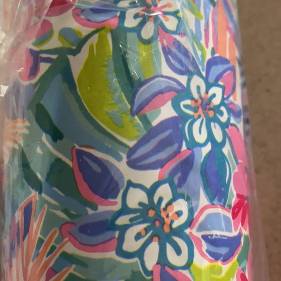 Lilly Pulitzer Travel Tumbler 20 oz - Picture 2 of 7